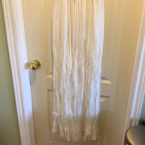 white maxi dress - Picture 4 of 4